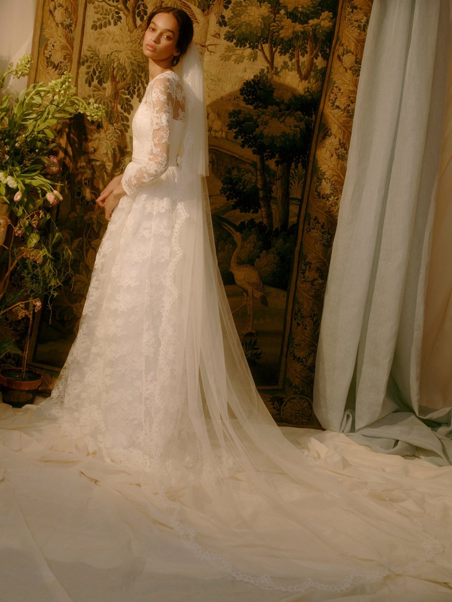 Bridal Markarian NYC | Catrine Cathedral Veil With Embroidered Scalloped Lace Edging